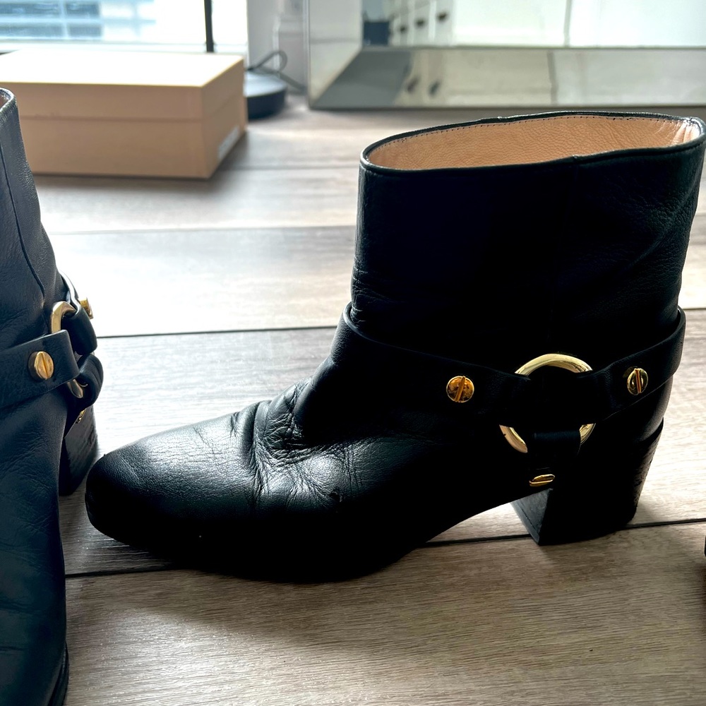 Stuart Weitzman Bootie 2 1/2 “ Heel Size 38 - image 1